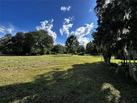 15401 Co Road 450 Umatilla FL 32784