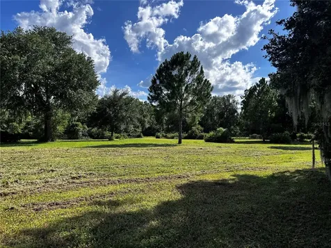 15401 Co Road 450 Umatilla FL 32784