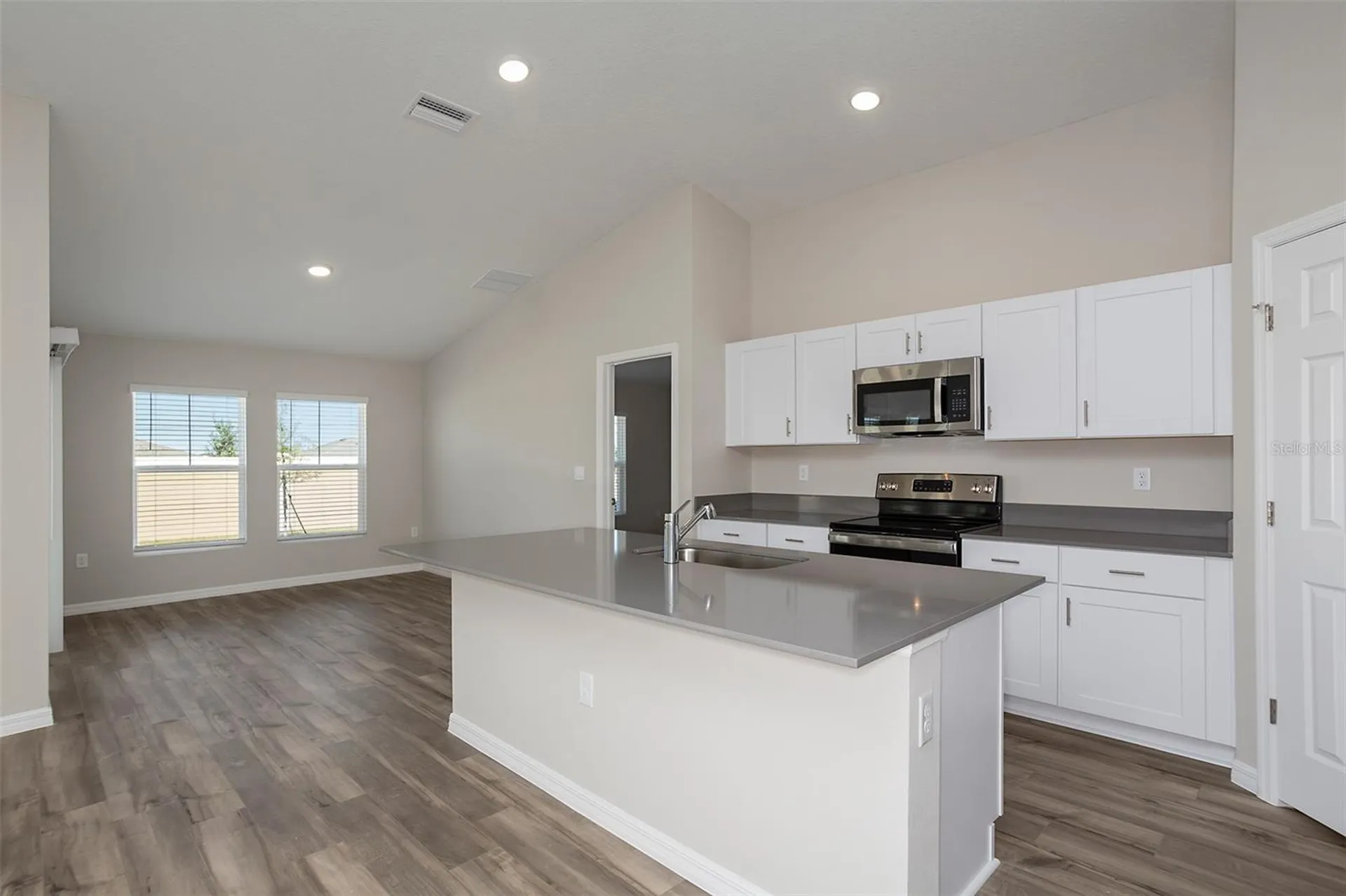 4135 River Beacon Boulevard Davenport FL 33837