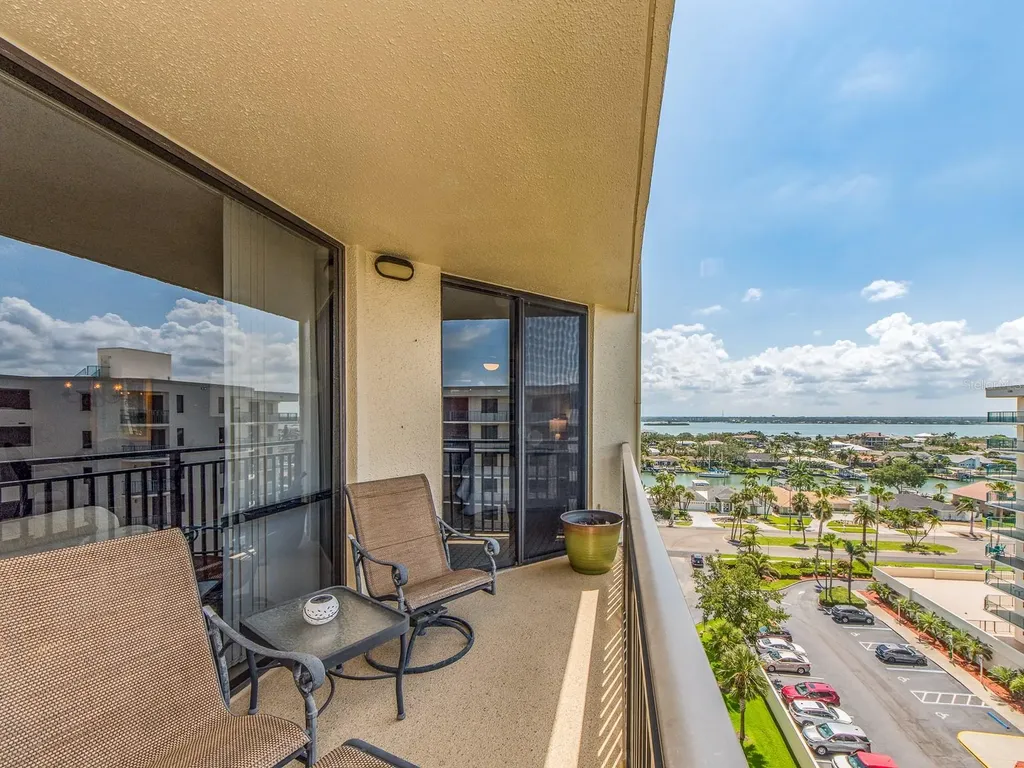 690 Island Way Clearwater Beach FL 33767