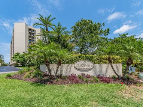 690 Island Way Clearwater Beach FL 33767