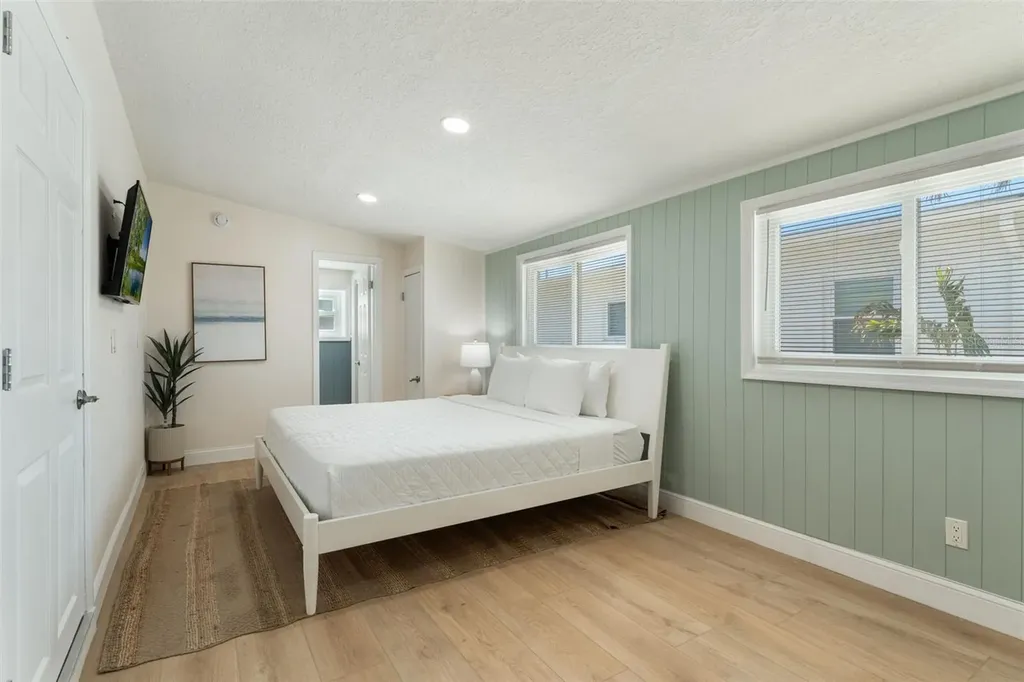 637 S Orlando Avenue Cocoa Beach FL 32931