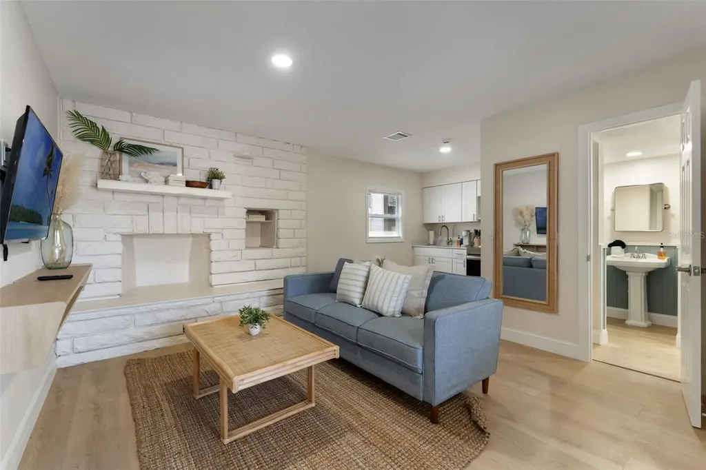 637 S Orlando Avenue Cocoa Beach FL 32931