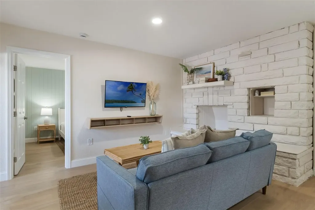 637 S Orlando Avenue Cocoa Beach FL 32931