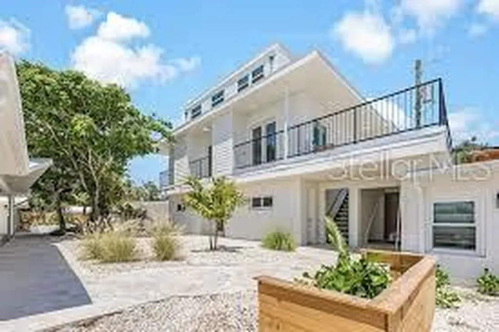 637 S Orlando Avenue Cocoa Beach FL 32931