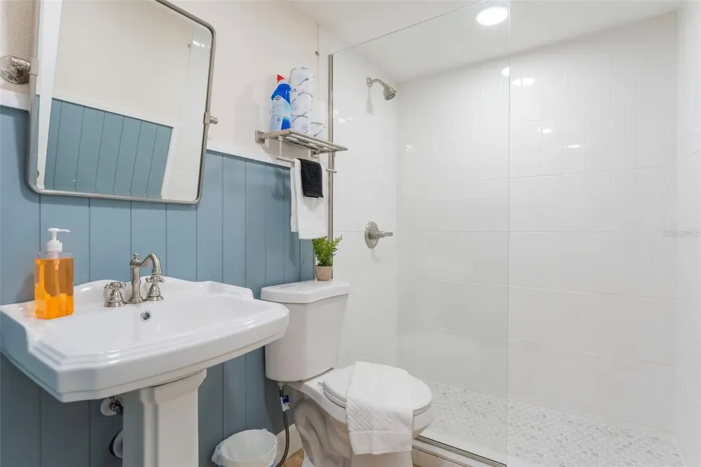 637 S Orlando Avenue Cocoa Beach FL 32931