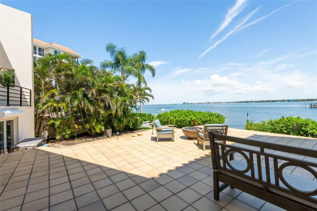 4703 Dolphin Cay Lane S St Petersburg FL 33711