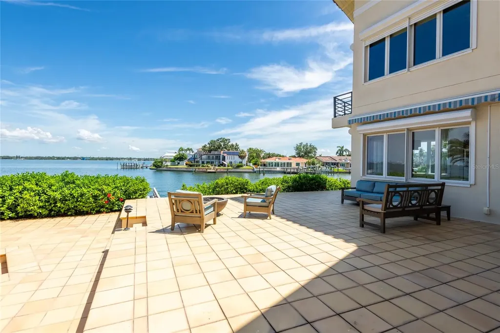 4703 Dolphin Cay Lane S St Petersburg FL 33711