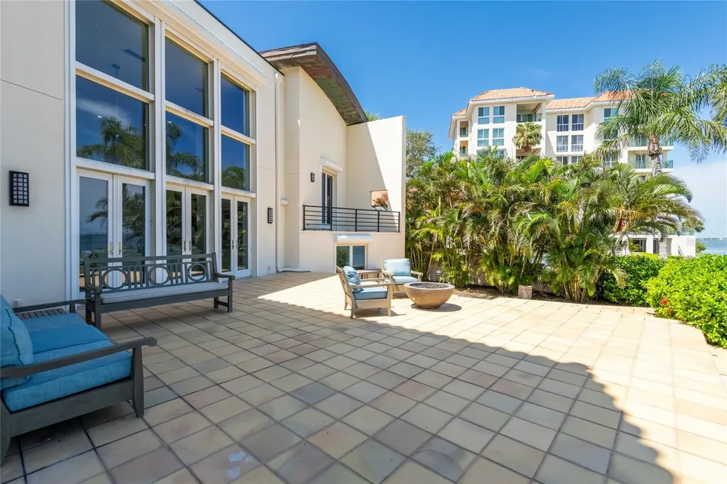 4703 Dolphin Cay Lane S St Petersburg FL 33711