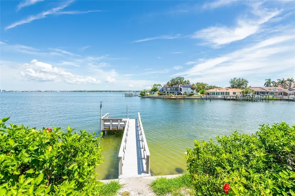 4703 Dolphin Cay Lane S St Petersburg FL 33711