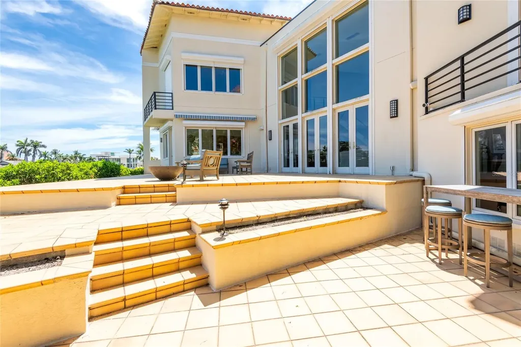 4703 Dolphin Cay Lane S St Petersburg FL 33711