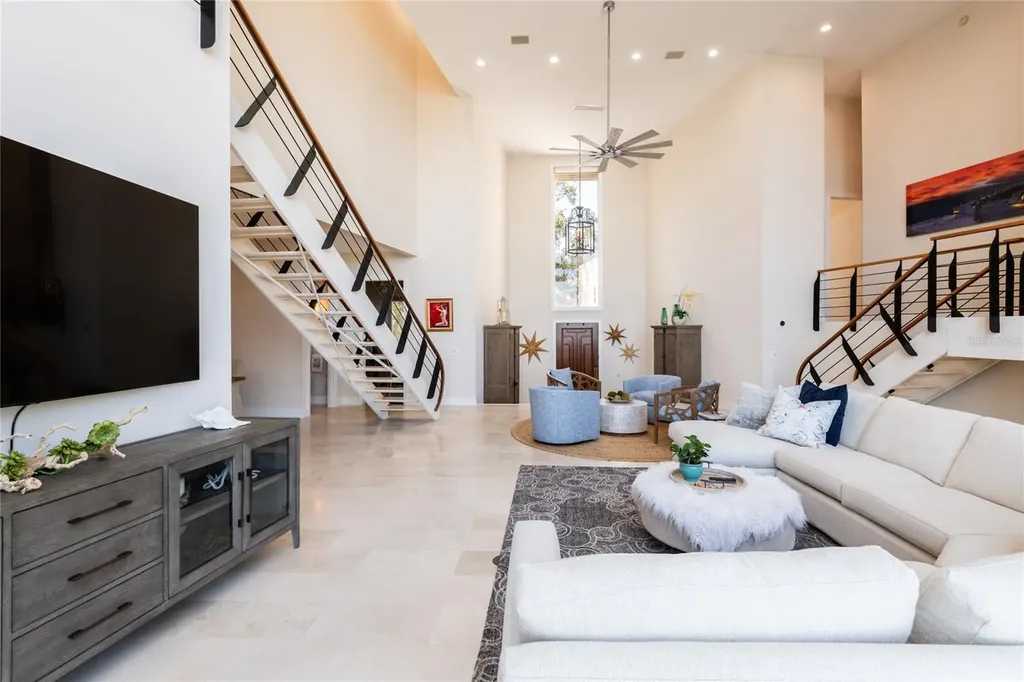 4703 Dolphin Cay Lane S St Petersburg FL 33711