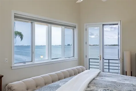 4703 Dolphin Cay Lane S St Petersburg FL 33711