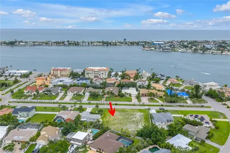 255 Monte Cristo Boulevard St Petersburg FL 33715