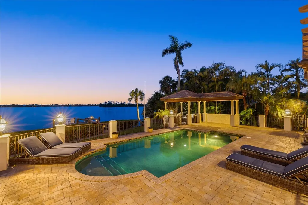 4315 Mangrove Place Sarasota FL 34242