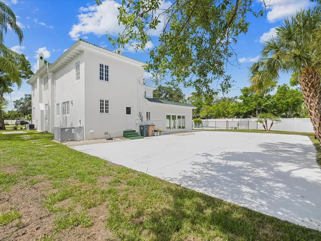 456 Gardenia Street Belleair FL 33756