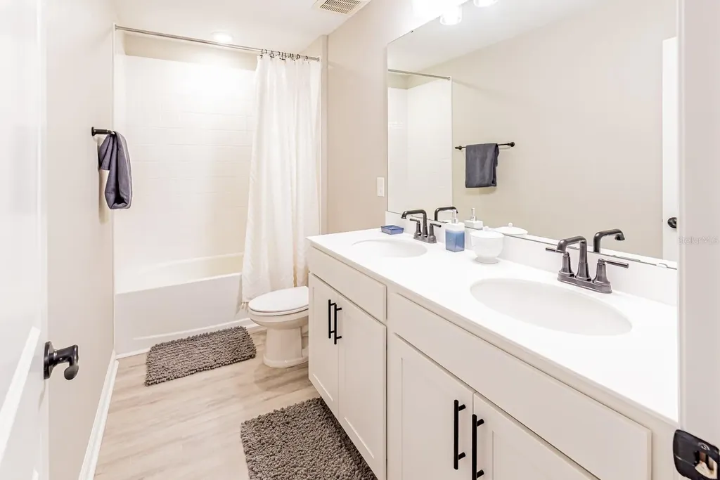3711 Malad Way Tavares FL 32778