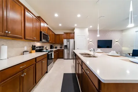 2422 Dubai Street Kissimmee FL 34747