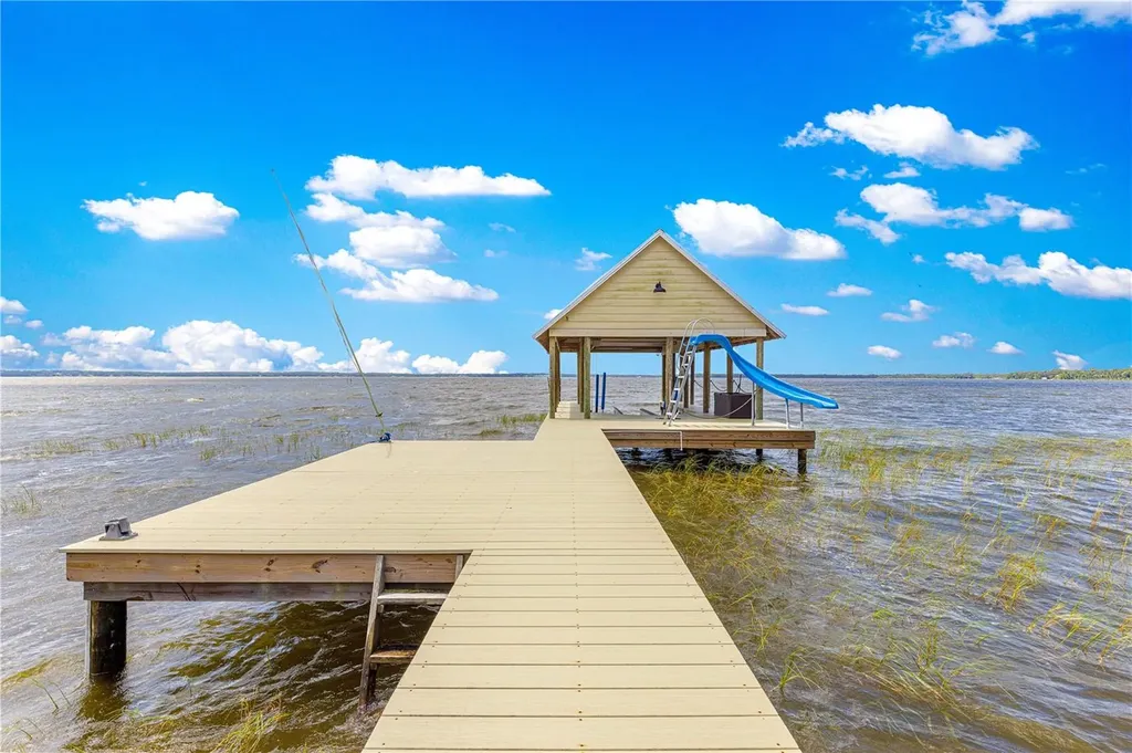 12360 E Highway 25 Ocklawaha FL 32179