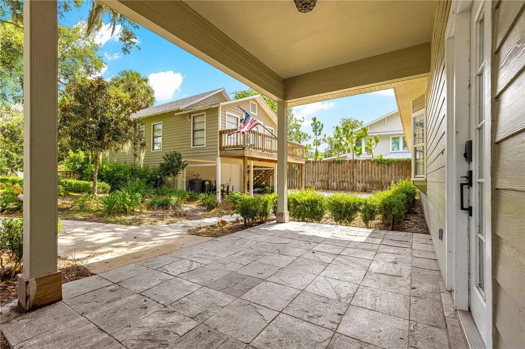 12360 E Highway 25 Ocklawaha FL 32179