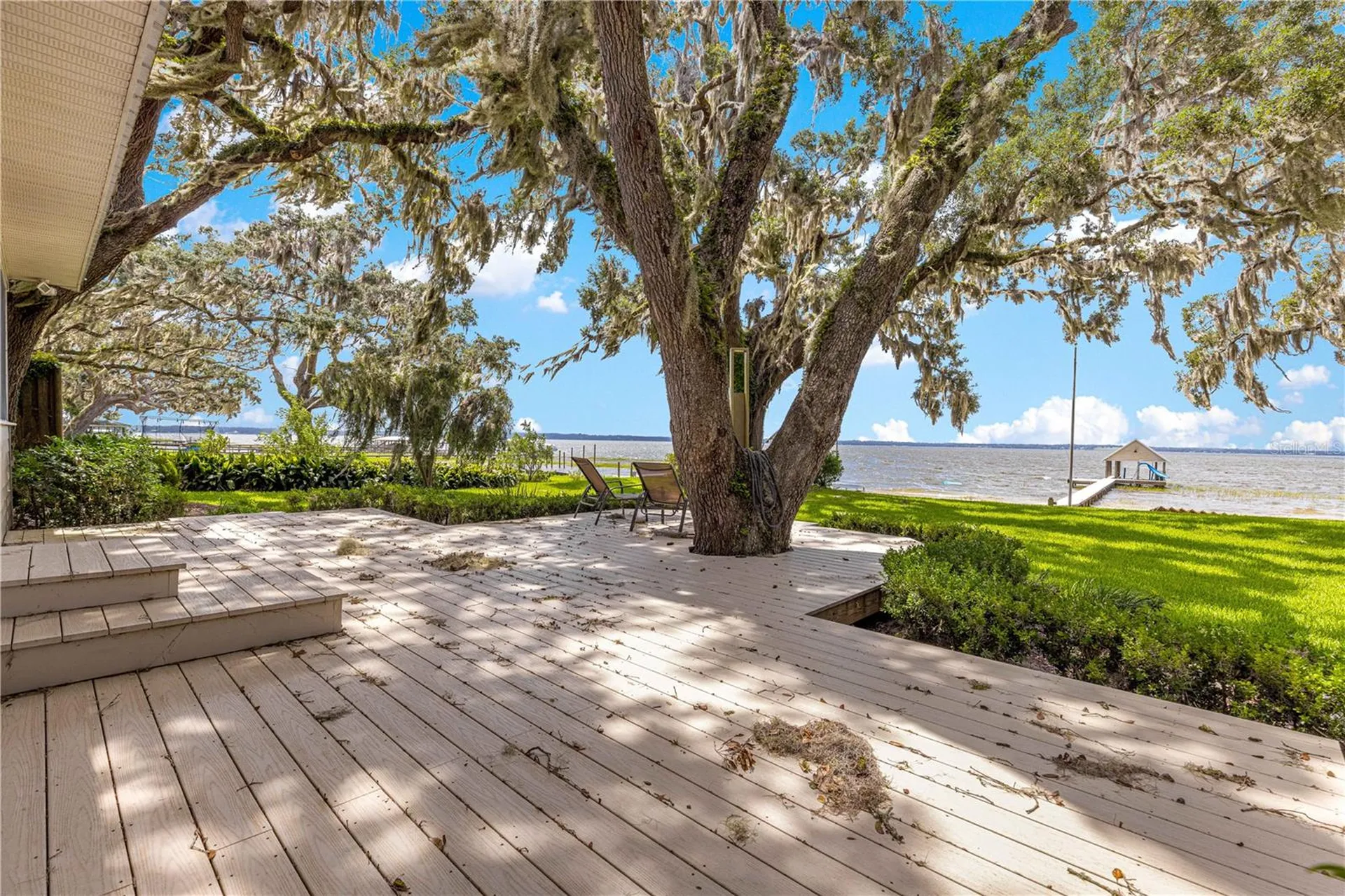 12360 E Highway 25 Ocklawaha FL 32179