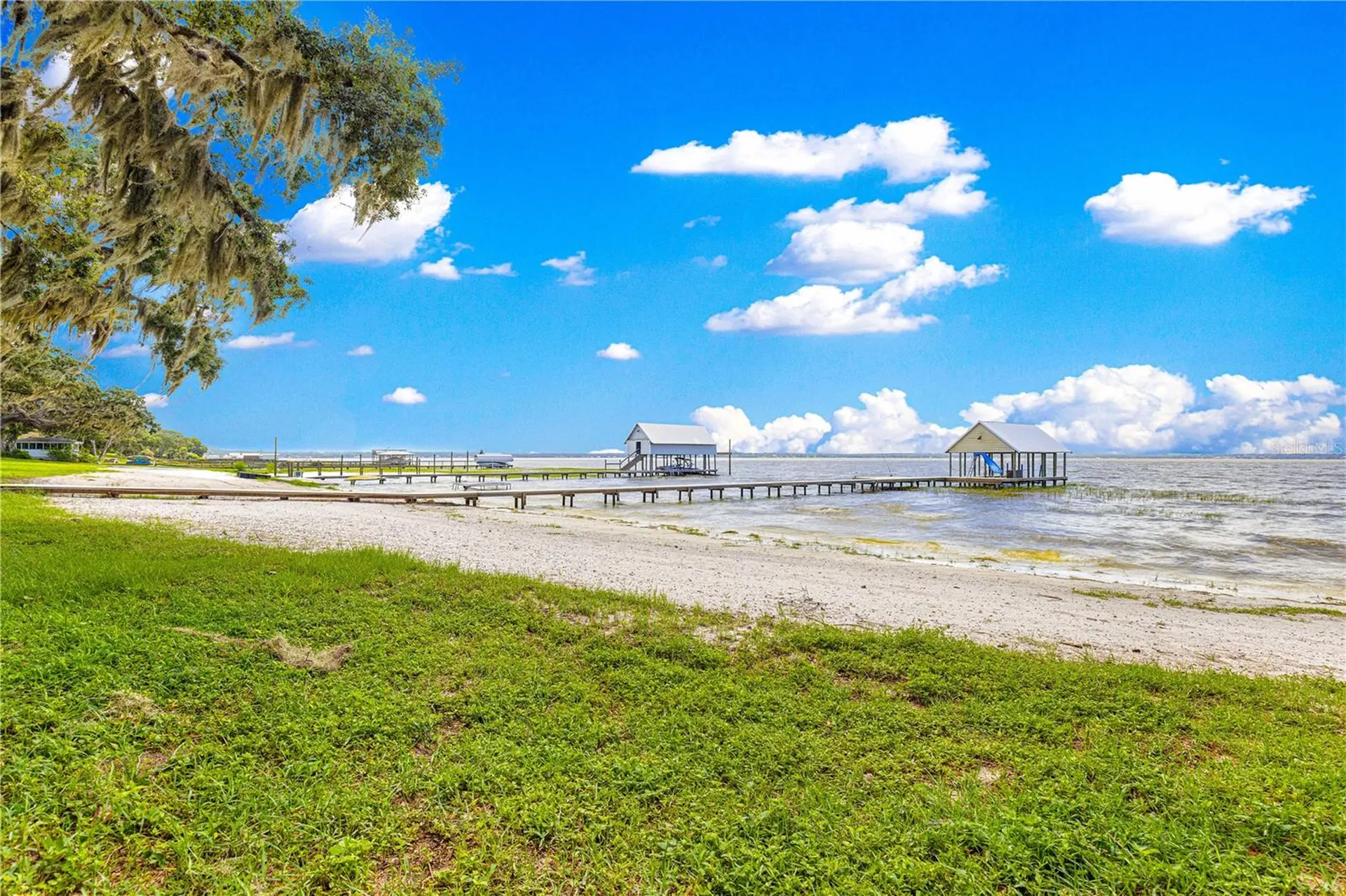 12360 E Highway 25 Ocklawaha FL 32179