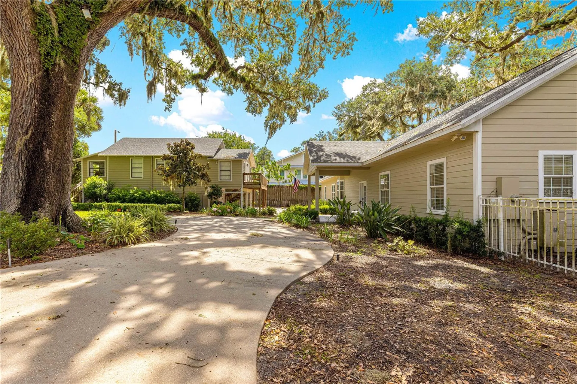12360 E Highway 25 Ocklawaha FL 32179