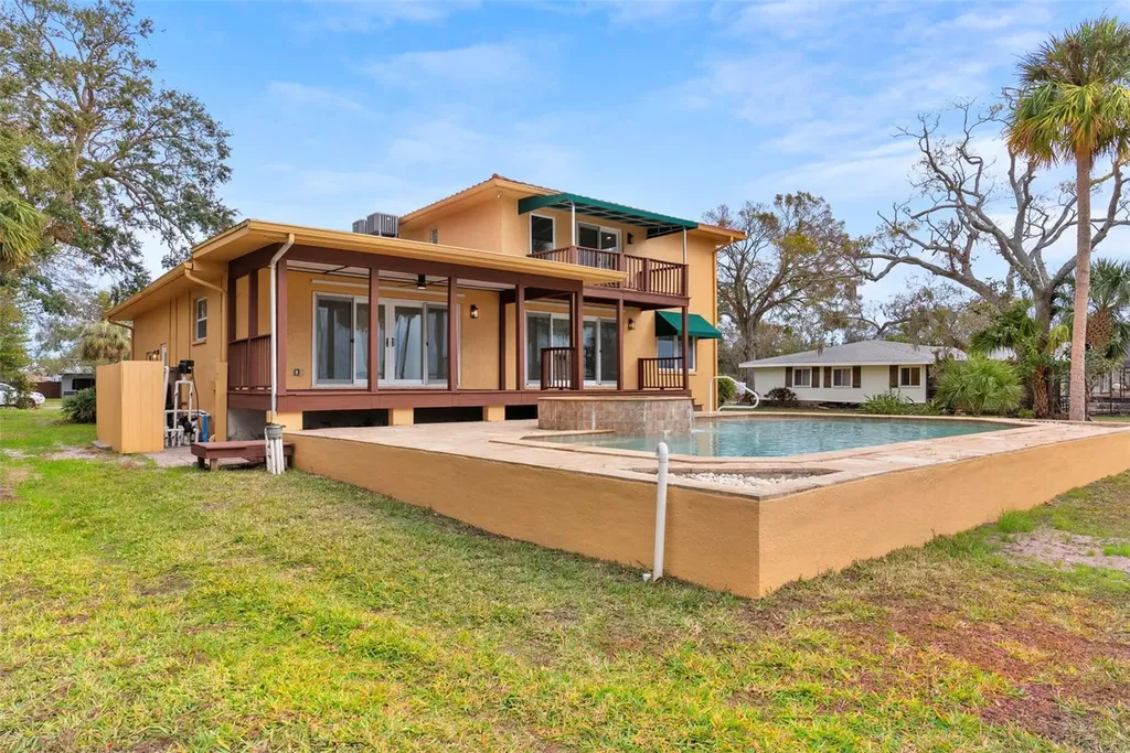 316 Shore Drive E Oldsmar FL 34677