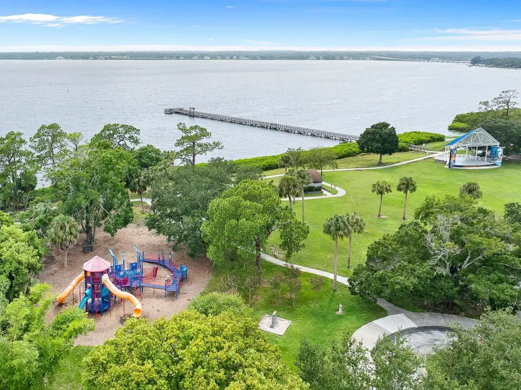 316 Shore Drive E Oldsmar FL 34677