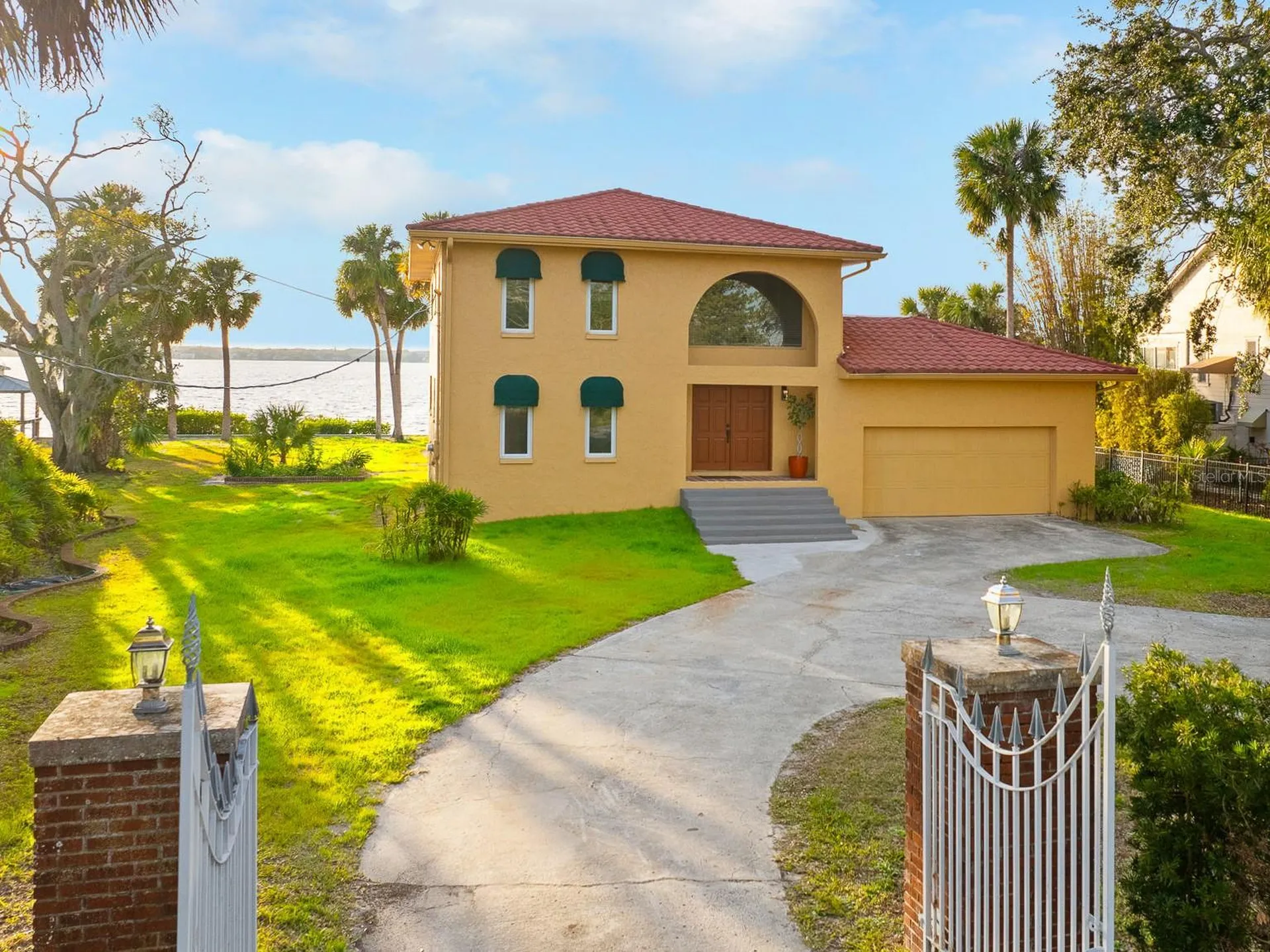 316 Shore Drive E Oldsmar FL 34677