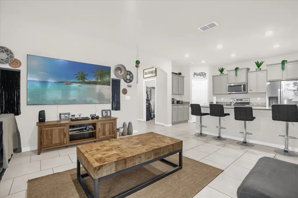 6775 Sarus Crane Point Harmony FL 34773