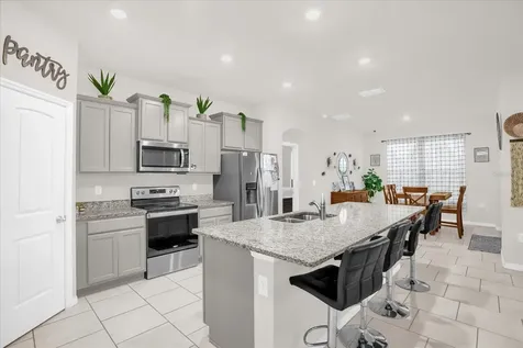 6775 Sarus Crane Point Harmony FL 34773