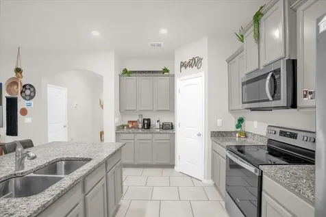 6775 Sarus Crane Point Harmony FL 34773
