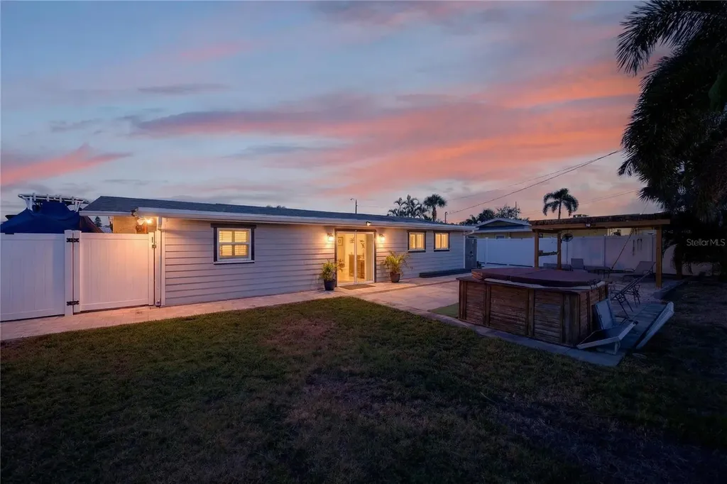5235 40th Street S St Petersburg FL 33711