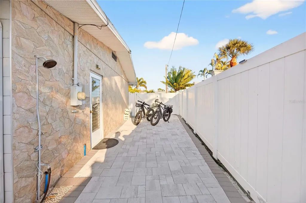 5235 40th Street S St Petersburg FL 33711