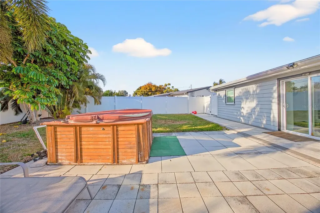 5235 40th Street S St Petersburg FL 33711
