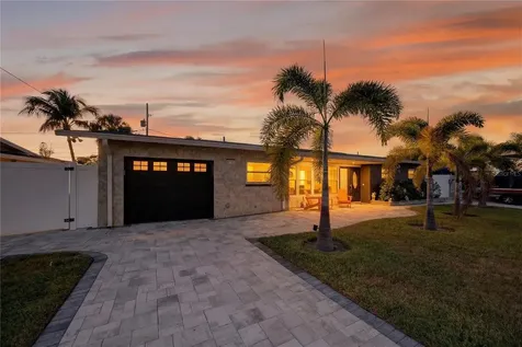 5235 40th Street S St Petersburg FL 33711