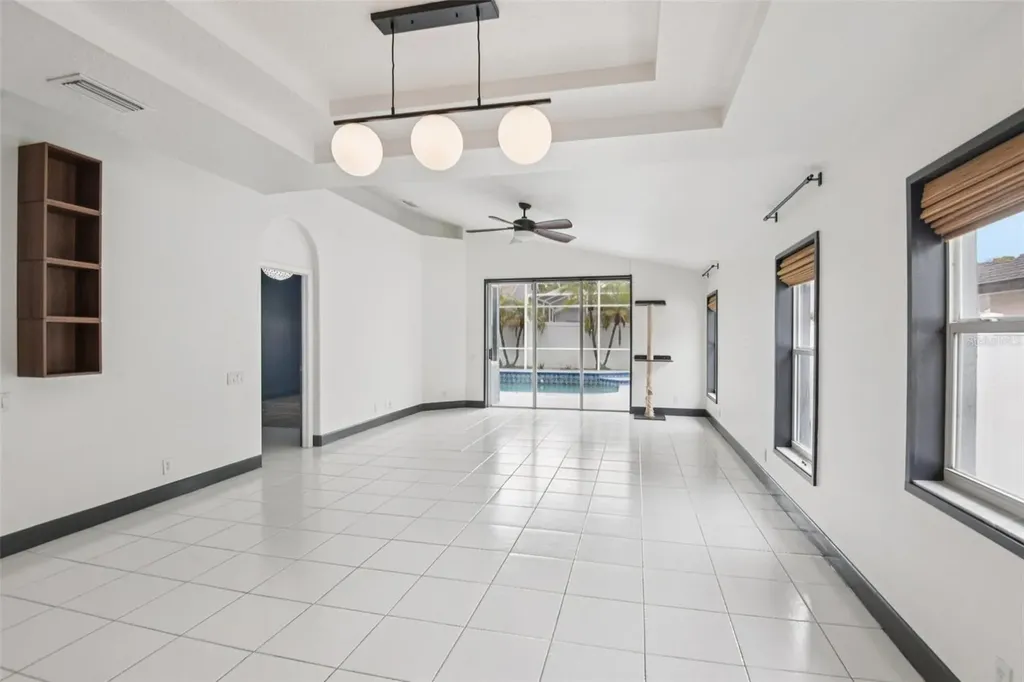 1266 Paradise Lake Drive Tarpon Springs FL 34689