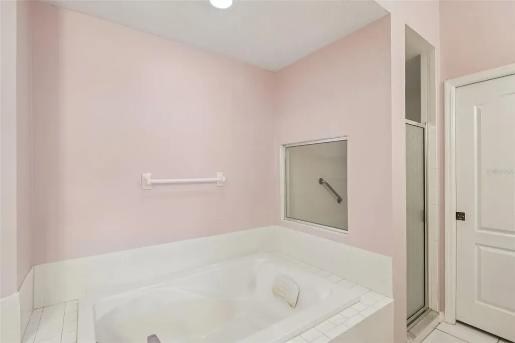 1266 Paradise Lake Drive Tarpon Springs FL 34689