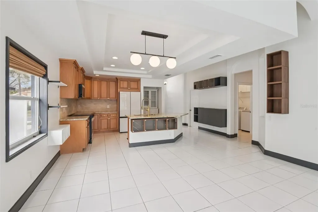 1266 Paradise Lake Drive Tarpon Springs FL 34689