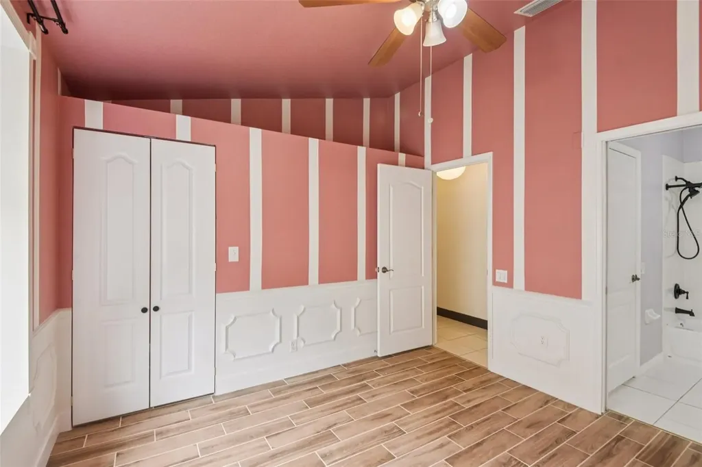 1266 Paradise Lake Drive Tarpon Springs FL 34689