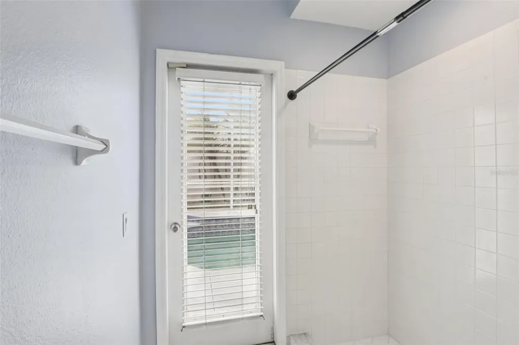 1266 Paradise Lake Drive Tarpon Springs FL 34689