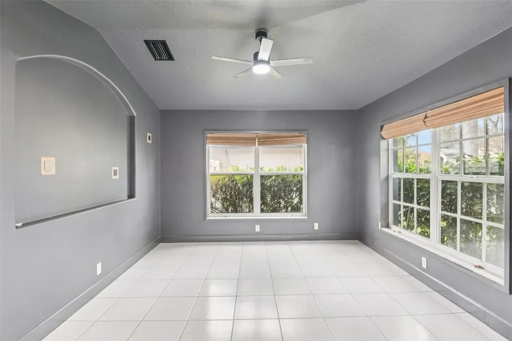1266 Paradise Lake Drive Tarpon Springs FL 34689