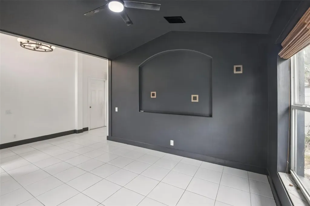1266 Paradise Lake Drive Tarpon Springs FL 34689
