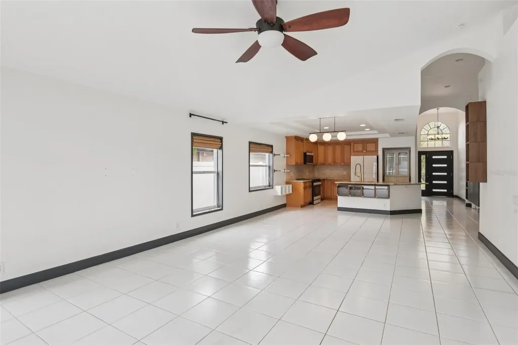1266 Paradise Lake Drive Tarpon Springs FL 34689