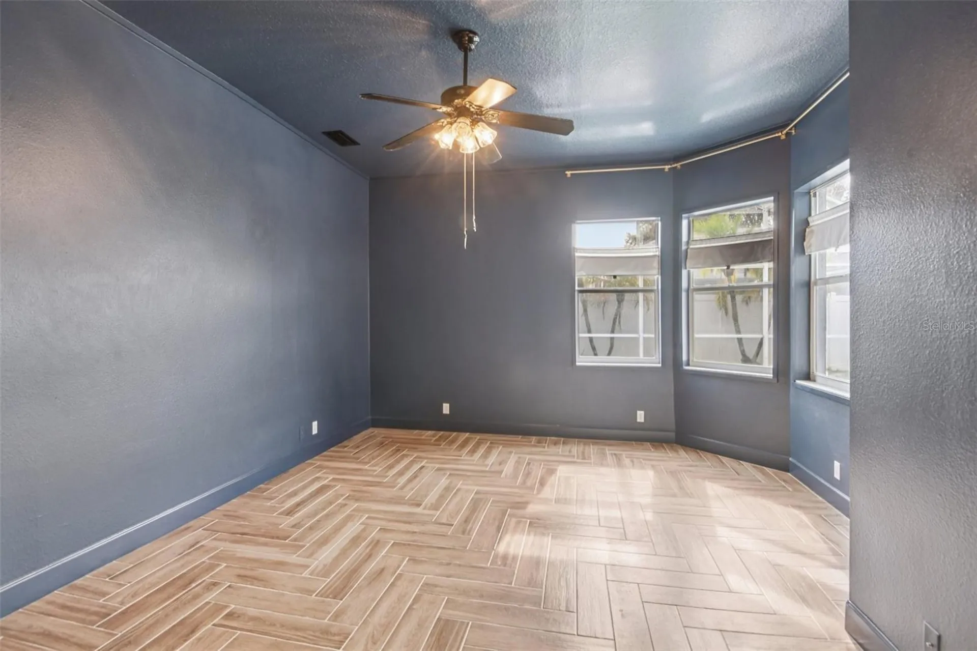 1266 Paradise Lake Drive Tarpon Springs FL 34689