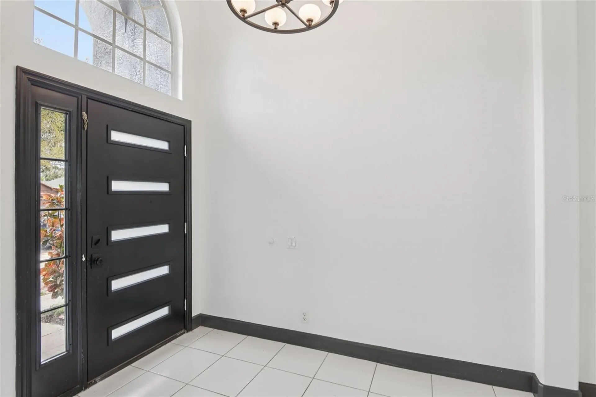 1266 Paradise Lake Drive Tarpon Springs FL 34689