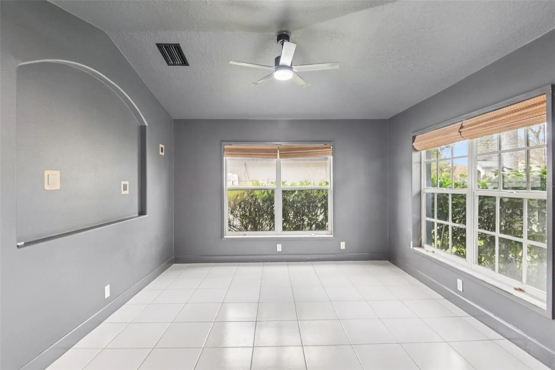 1266 Paradise Lake Drive Tarpon Springs FL 34689