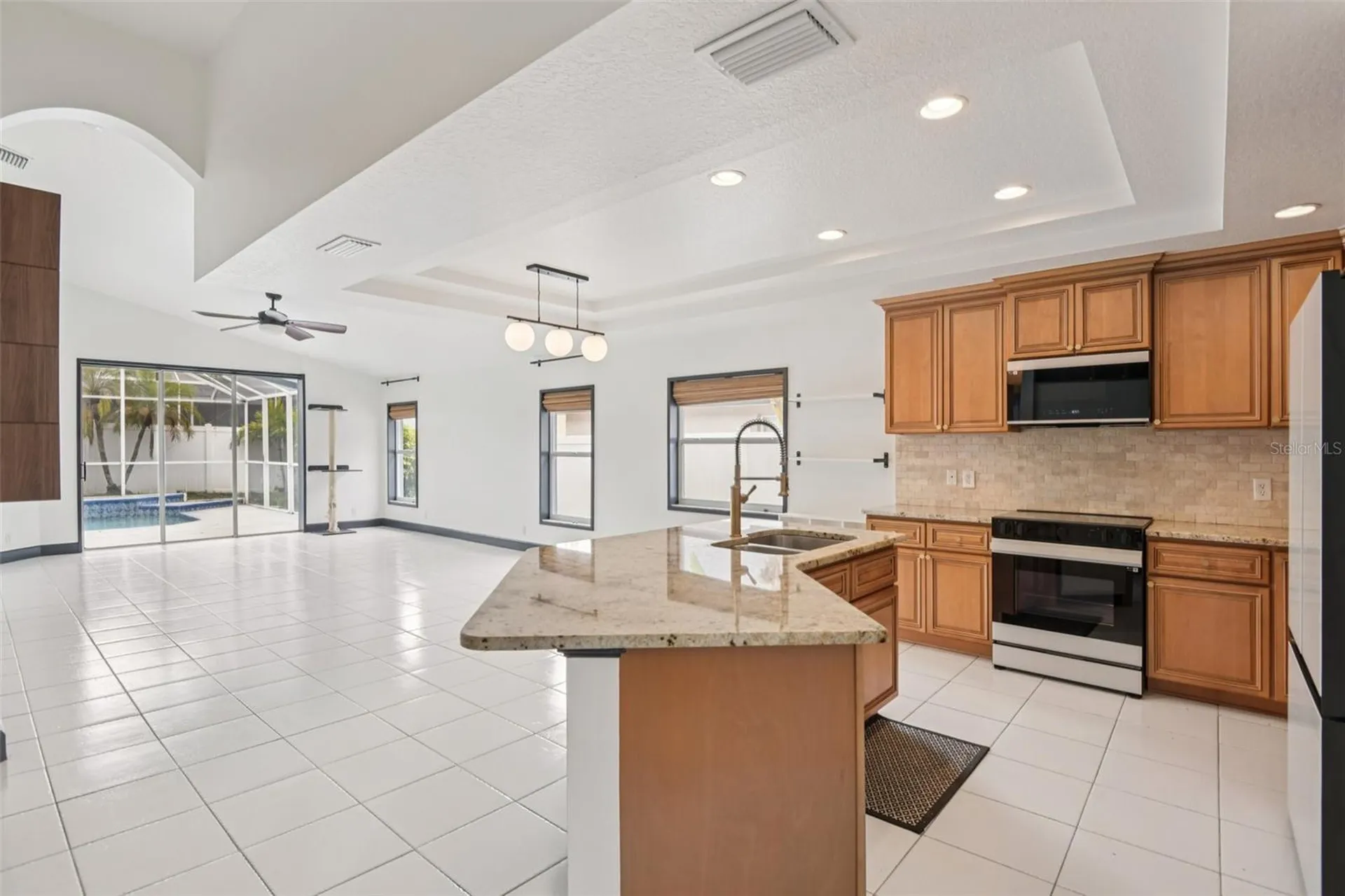 1266 Paradise Lake Drive Tarpon Springs FL 34689