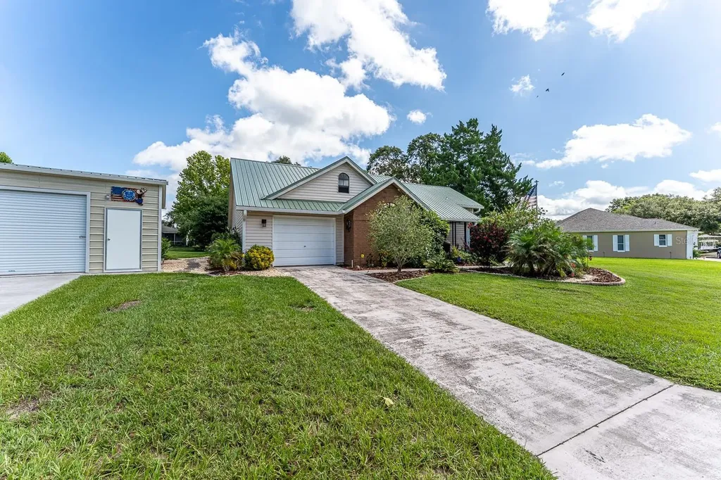8725 E Rosemont Court Inverness FL 34450